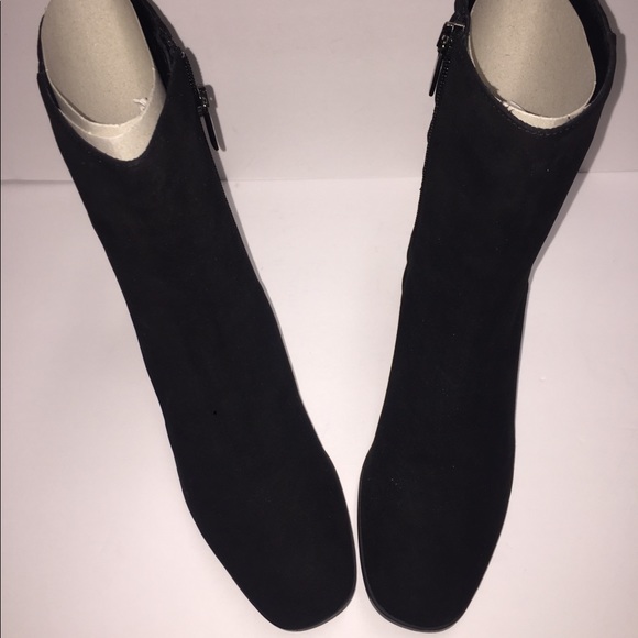 BRAND NEW Aquatalia black suede bootie - Picture 2 of 5